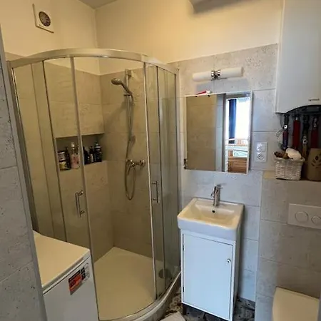 דירה Sunny & Spacious Apartment,