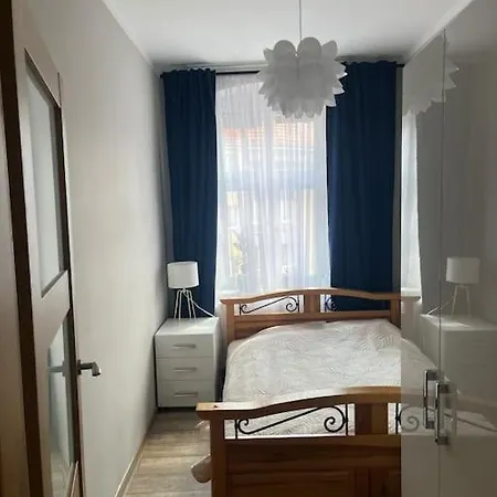 דירה Sunny & Spacious Apartment, *